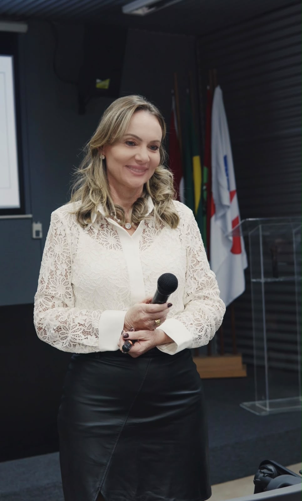 Iany Niero em palestra na OAB